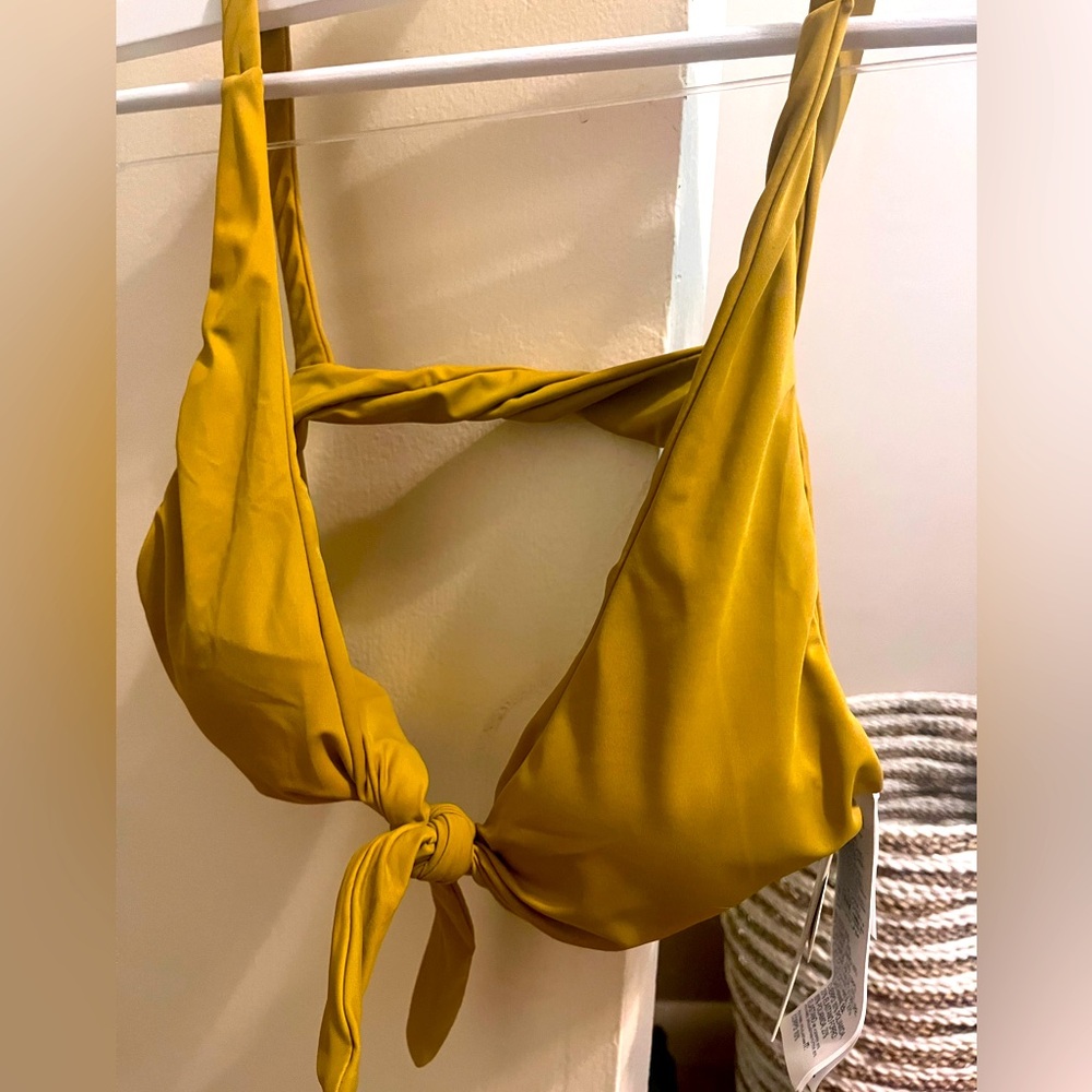 NWT X Large RVCA swimsuit top